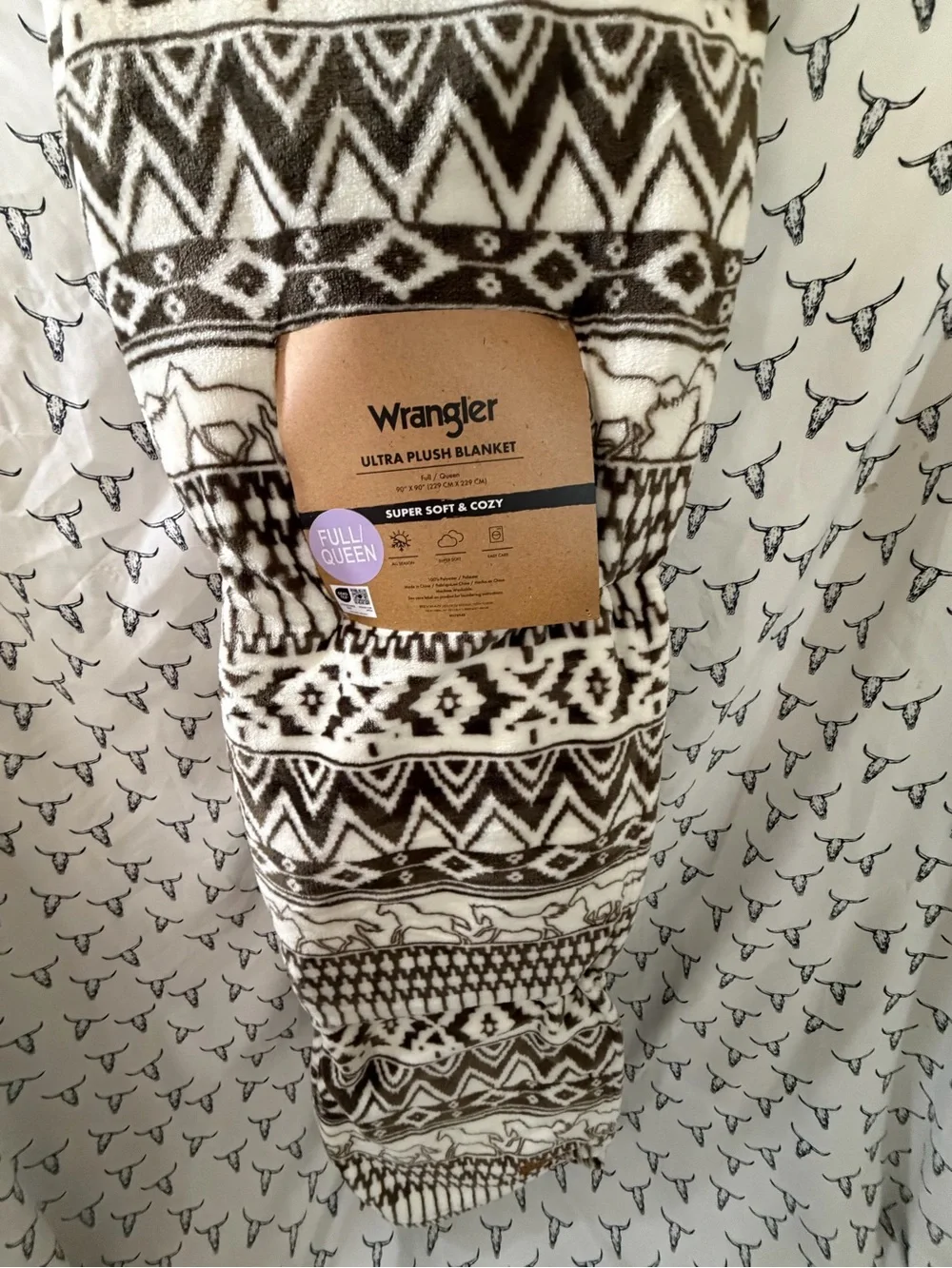 Wrangler Brown and White Ultra Plush Blanket - Full/Queen